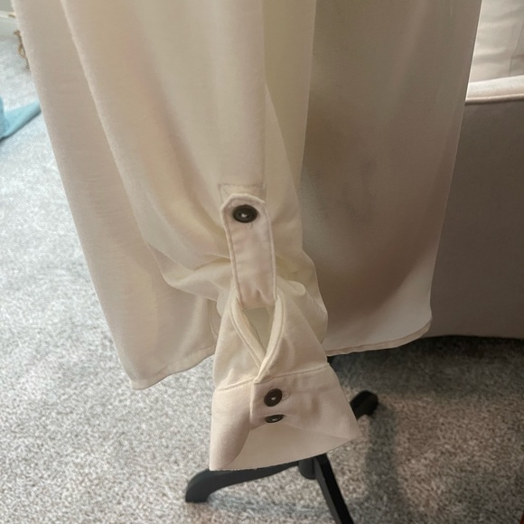 Candies Junior long sleeve tunic blouse. Beautiful Crocheted back and shoulders - Picture 5 of 8